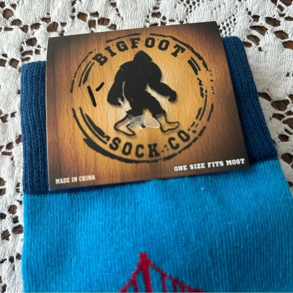 NWT Bigfoot Sock Co. Featuring San Francisco and the Golden Gate Bridge - Picture 3 of 5